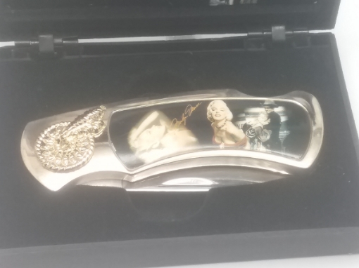 Picture of Marilyn Monroe Knife