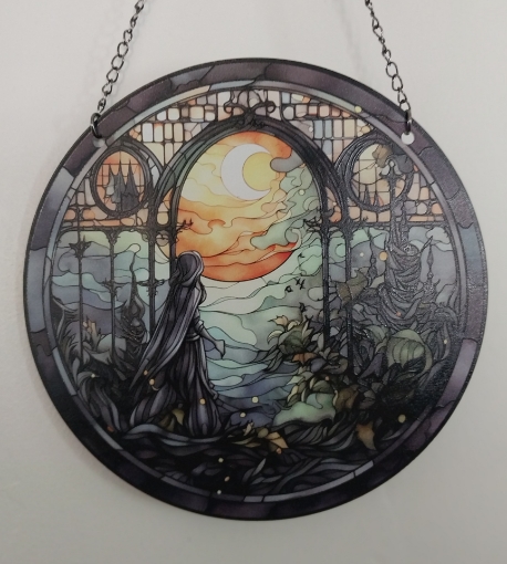 Picture of Lady at gate with cresent moon (Sun Catcher)